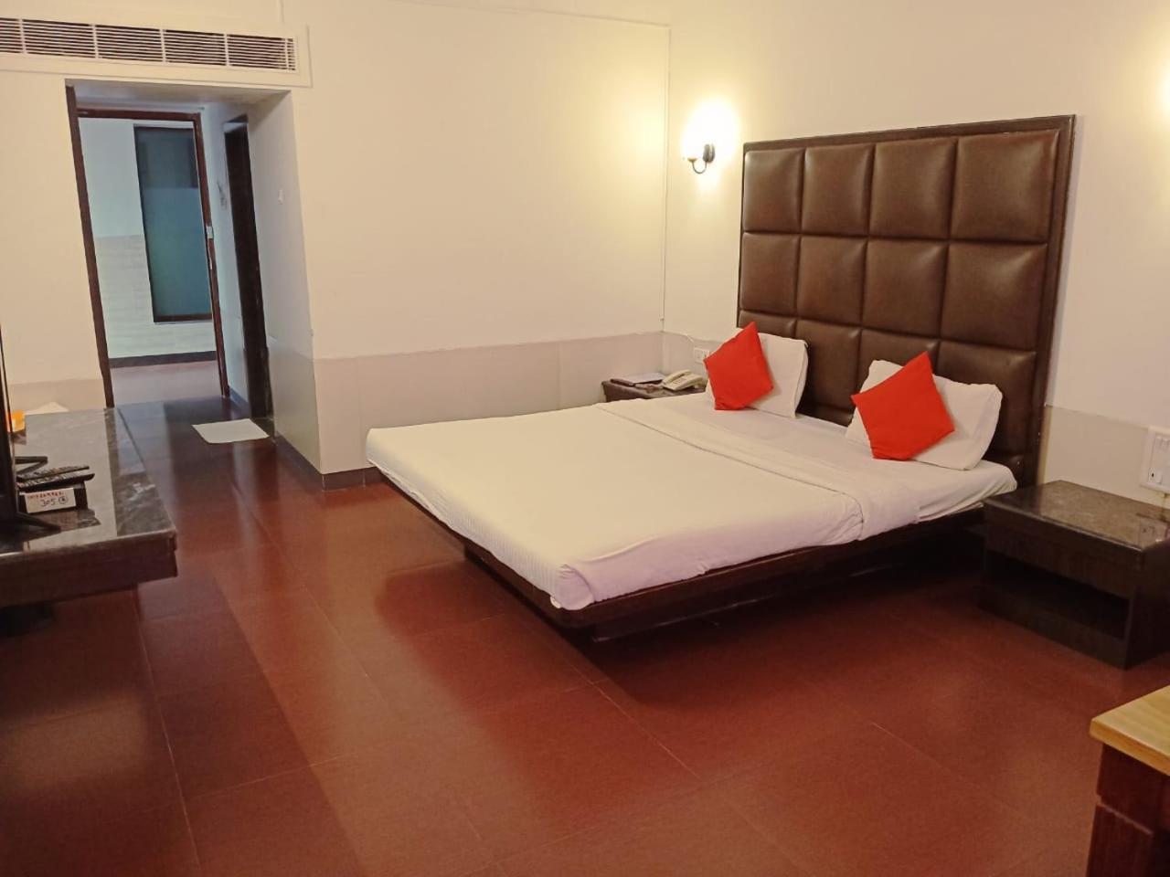 Arnala Beach Resort Virār Esterno foto